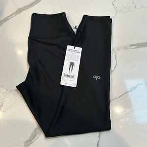 Brand new ALO 7/8 high waste airlift leggings